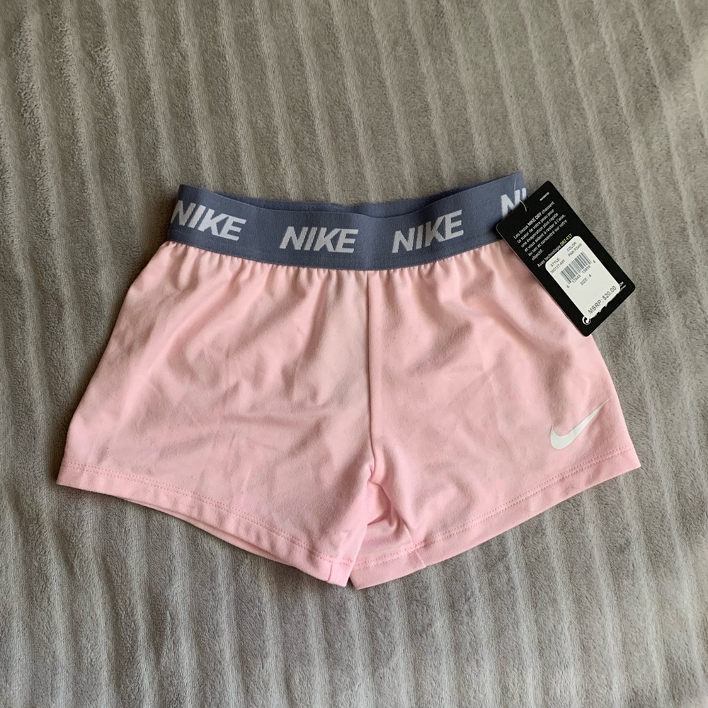 Nike shorts (discount‼️)